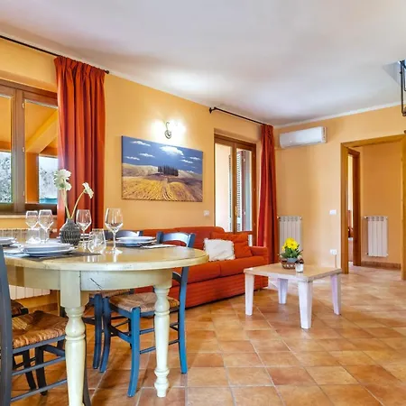 With Swimming-pool And Thermal Pools In Aparthotel Sorano (Grosseto)