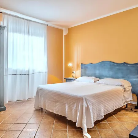 With Swimming-pool And Thermal Pools In Aparthotel